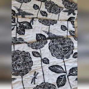 💚10 for $10💚 Bundle and save. 4 Floral Placemats